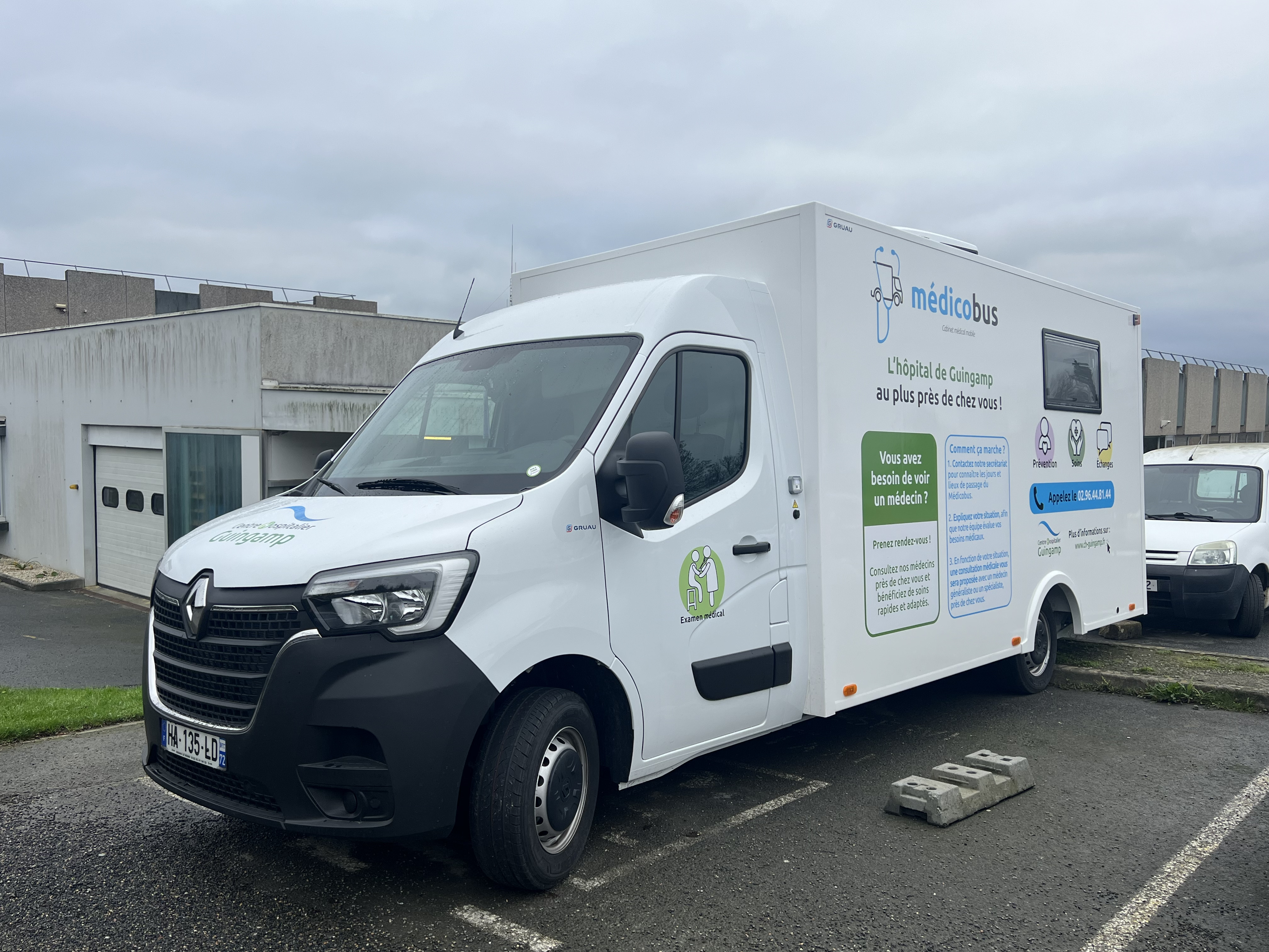Le Médicobus est le cabinet médical mobile du CH de Guingamp